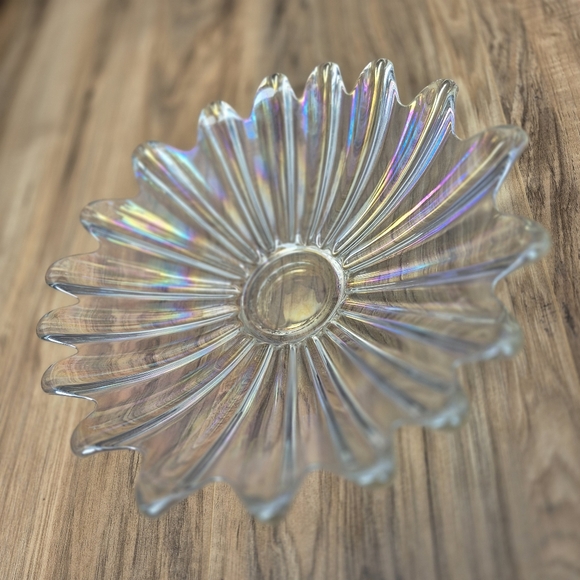 Vintage irridescent Carnival Glass Bowl - Picture 2 of 7